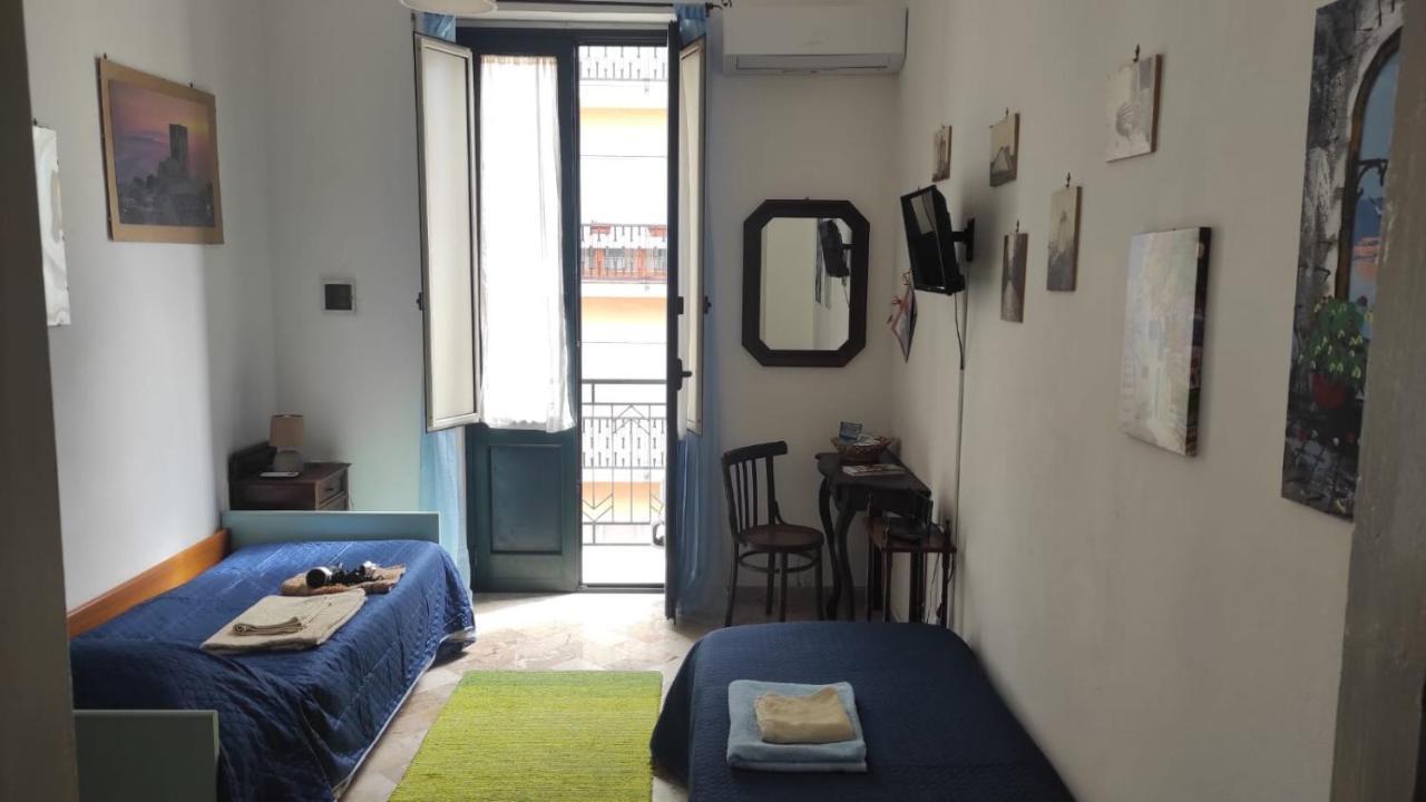 A Due Passi Dal Centro Apartment Trapani Exterior photo